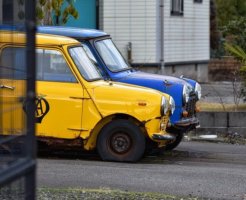 並べられた廃車